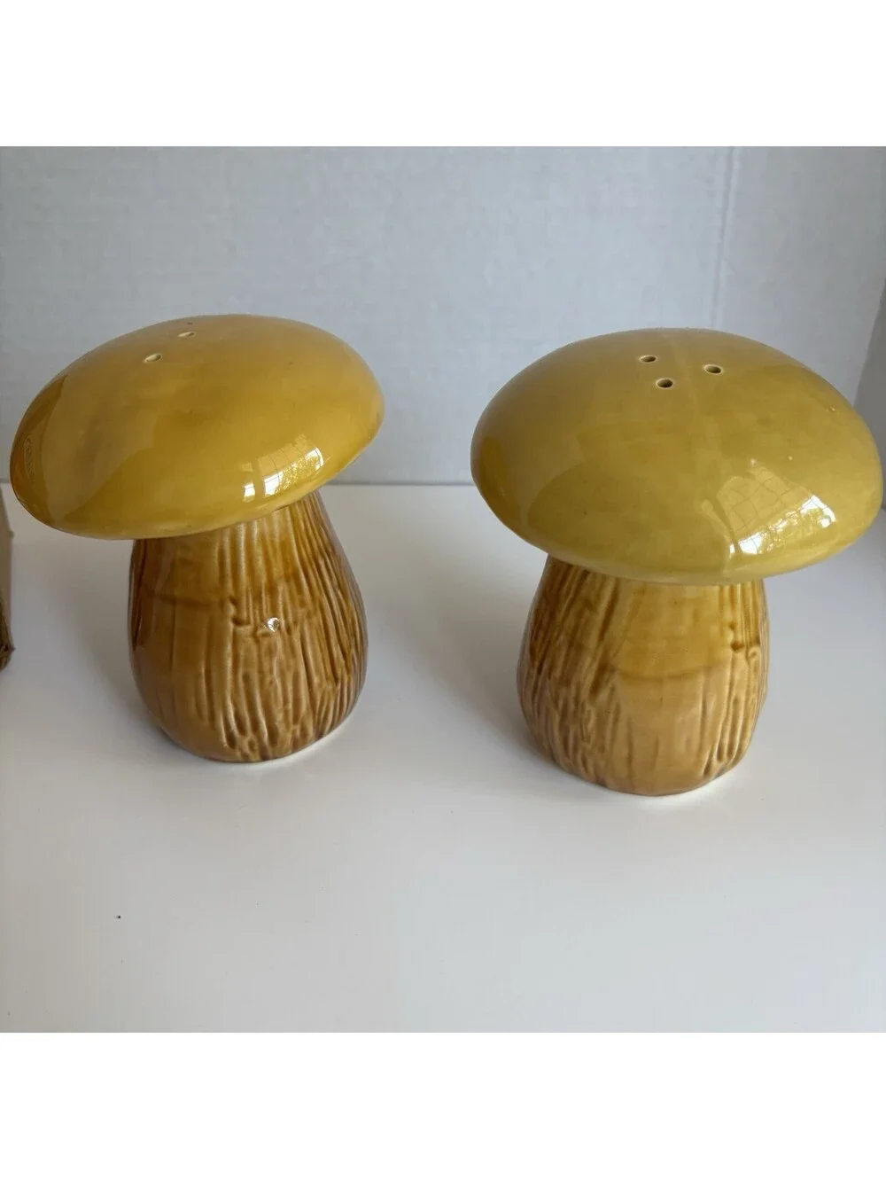 Vintage Yellow Mustard MUSHROOM SALT & PEPPER Shakers SET WITH BOX Japan
